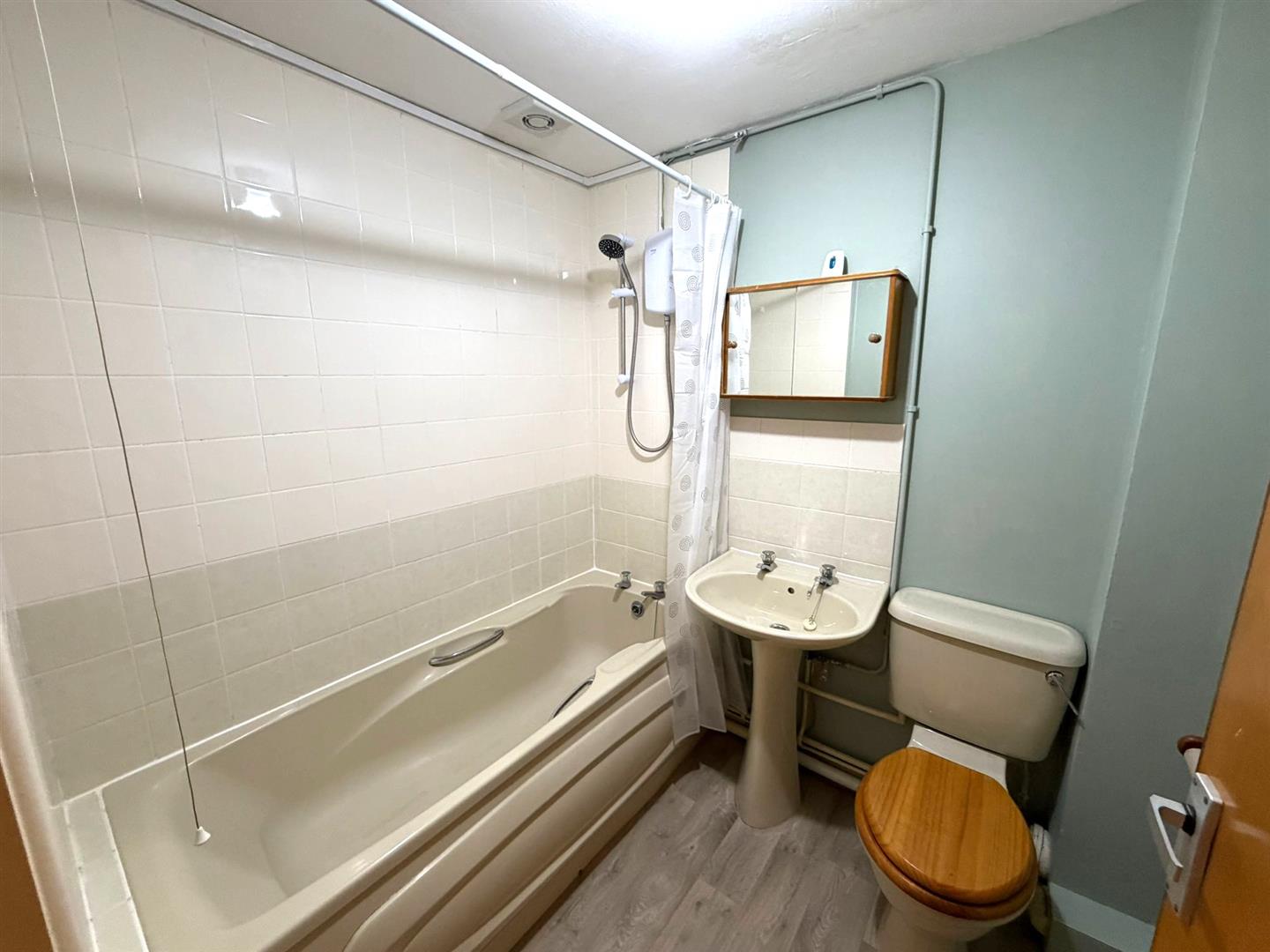 Dumbarton House Court , Bryn Y Mor Crescent, Swansea, SA1 4QX